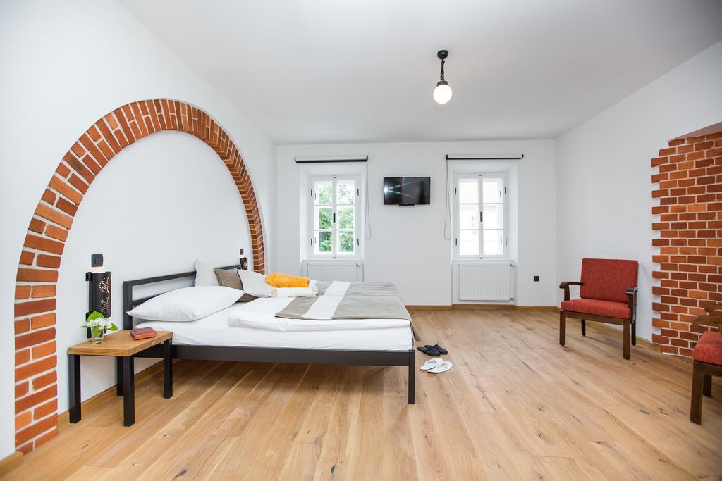 Old Parish House Bed & Breakfast เบลด ห้อง รูปภาพ